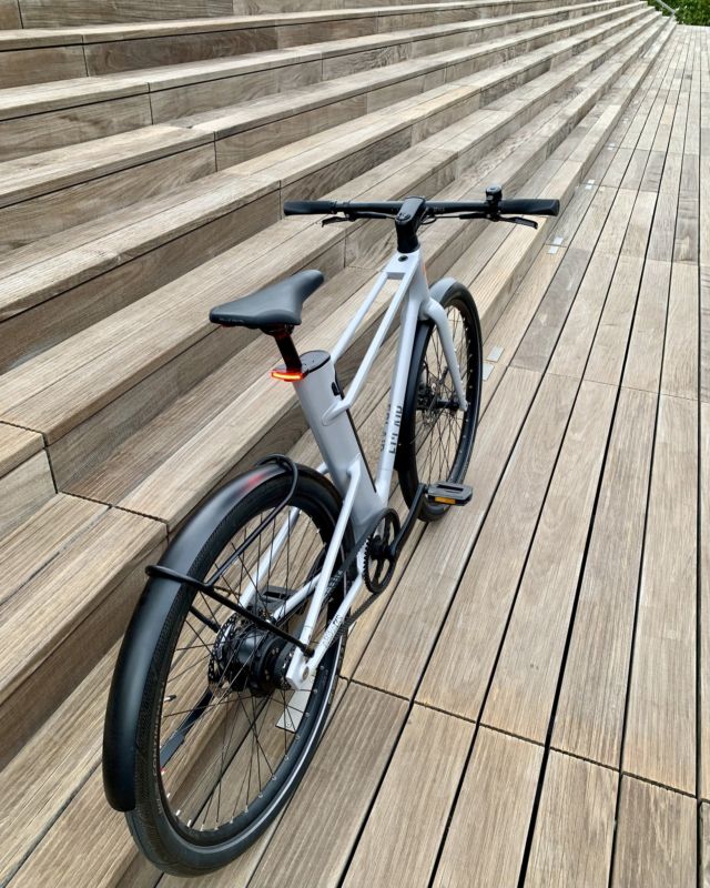 Explorer la ville n°4 🚲⚡️

La Bibliothèque Nationale de France ou BNF François-Mitterrand, achevée en 1995, dans le quartier de Tolbiac, Paris.

Architecte : Dominique Perrault.

#veloelectrique #ebike #velourbain #paris #design #lifestyle #architecture #urbanfreedom #RideEclair