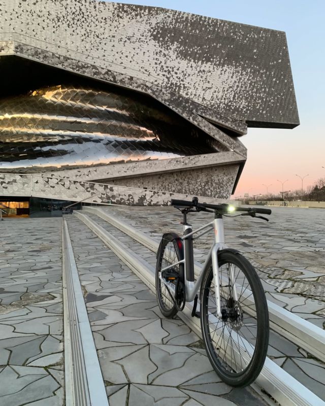 Explorer la ville n°7 🚲 🌅

La Philharmonie de Paris, inaugurée le 14 janvier 2015, sur le parc de la Villette à Paris.

Architecte : Ateliers Jean Nouvel.

#veloelectrique #ebike #velourbain #paris #philharmoniedeparis  #lifestyle #architecture #urbanfreedom #RideEclair